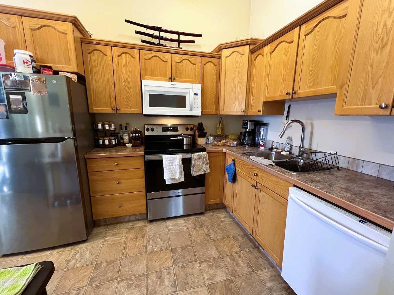 494 Hilton Crescent NE