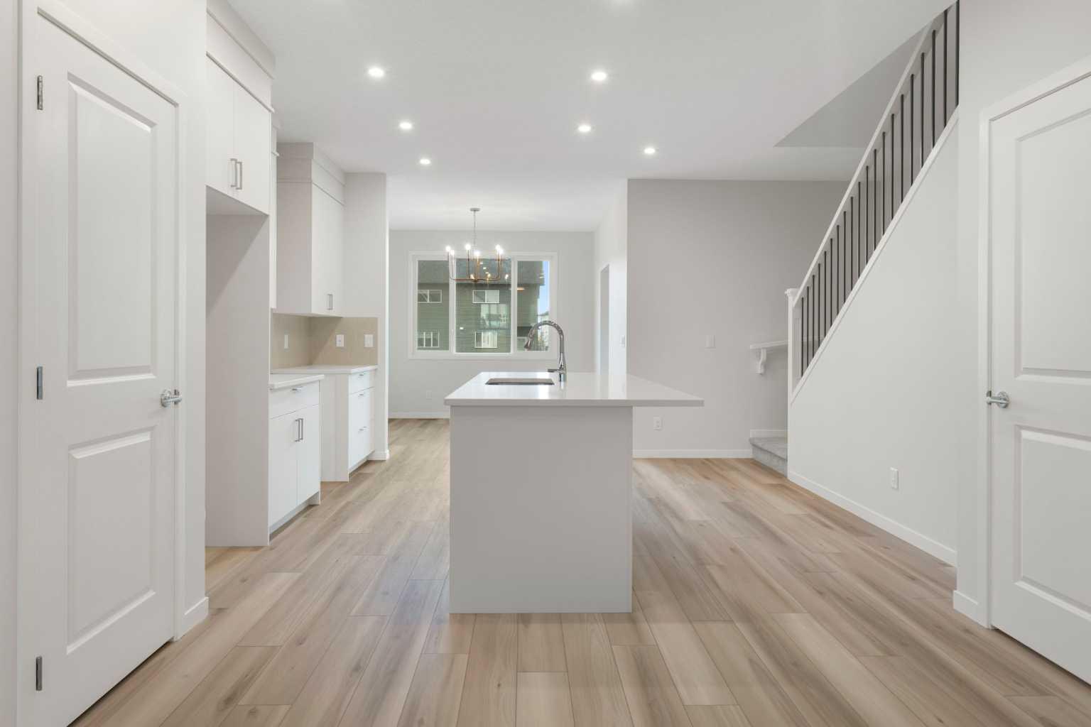 680 Buffaloberry Manor SE