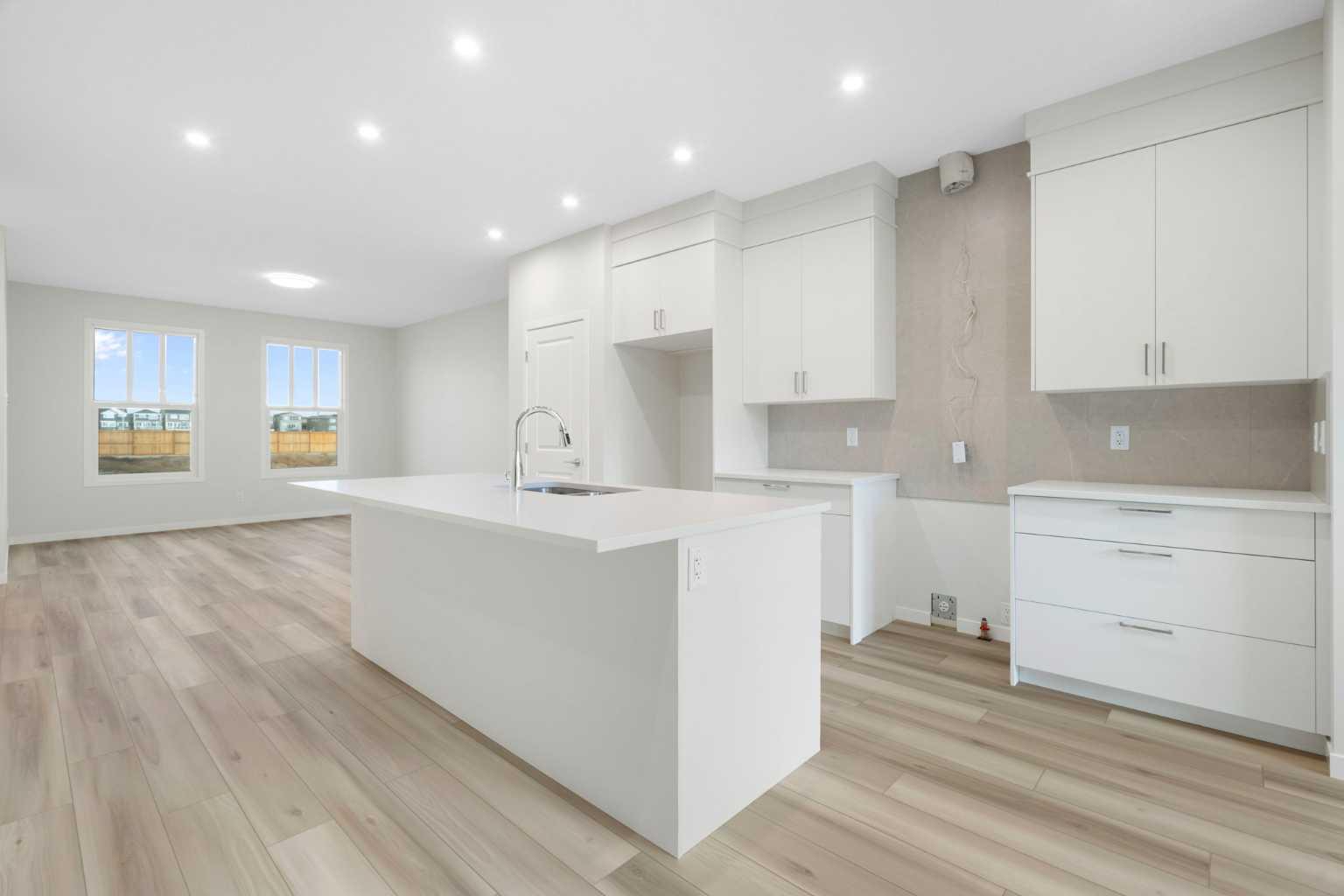 680 Buffaloberry Manor SE