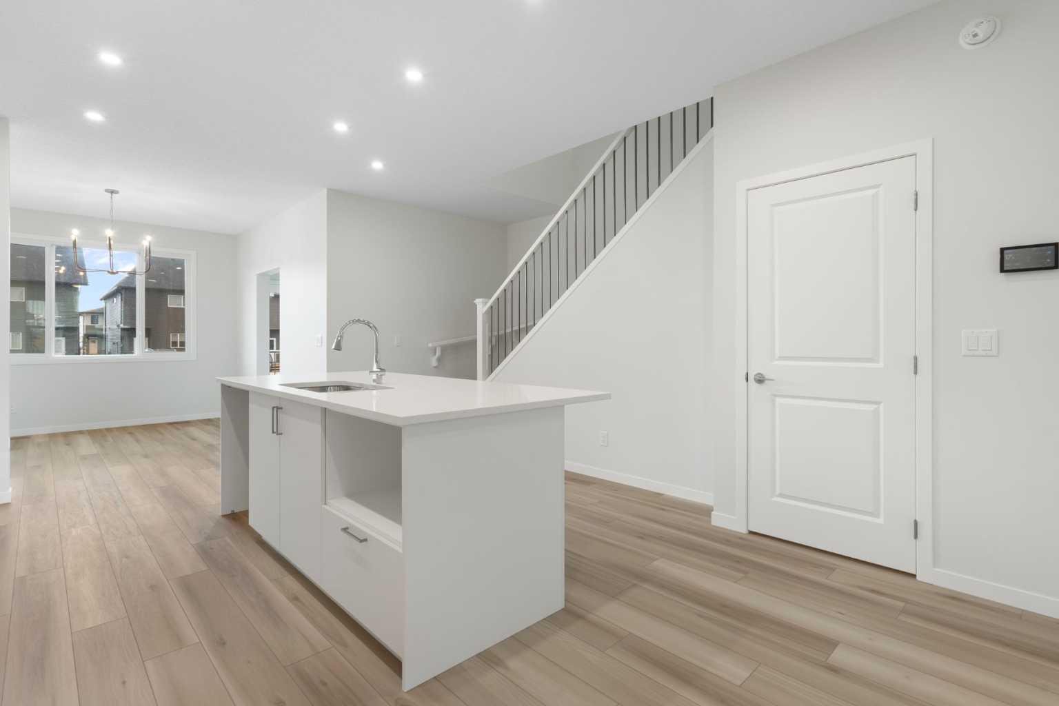 680 Buffaloberry Manor SE