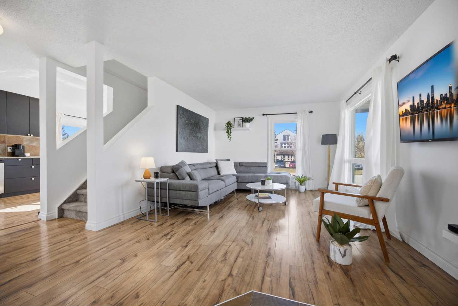 221 Deerpoint Lane SE