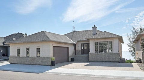 Photo of 14 White Pelican Way, Lake Newell Resort, AB T1R 0X5 (MLS # A2340225)