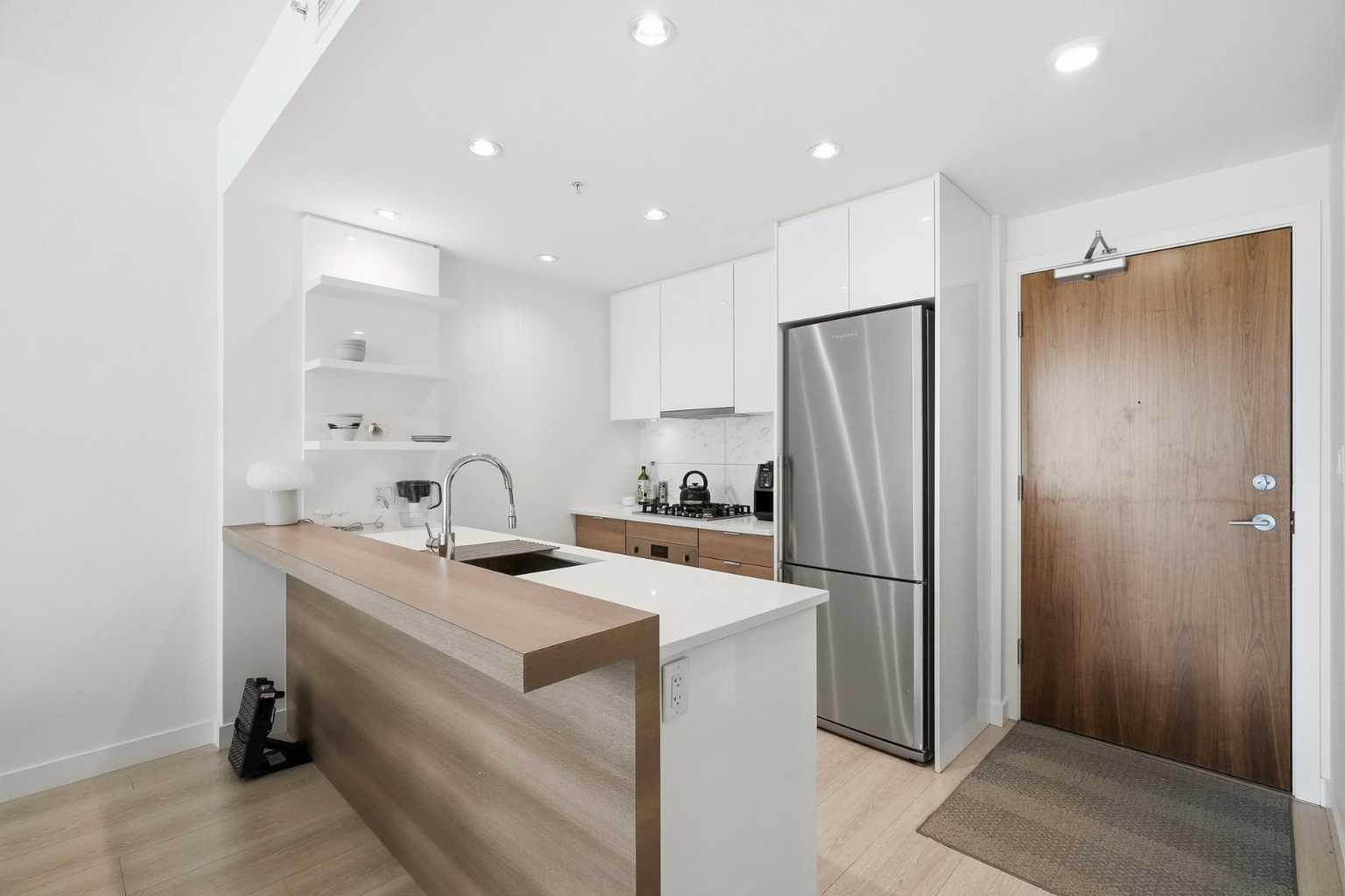 138 waterfront Court SW 303
