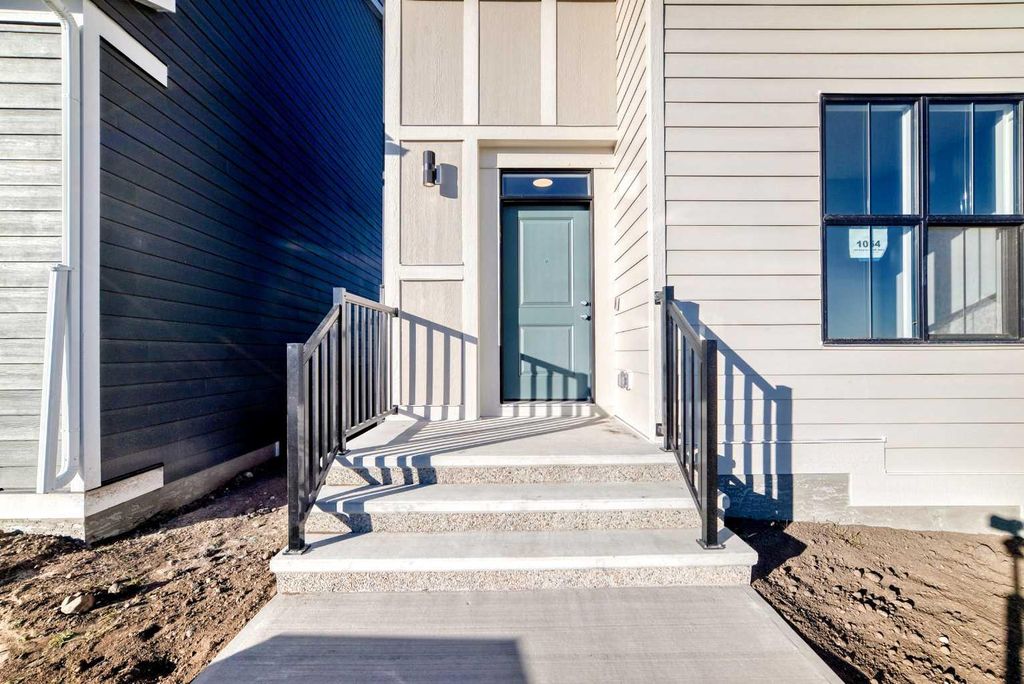Photo of 1054 Sawgrass Link NW, Airdrie, AB T4B 5V2 (MLS # A2266983)