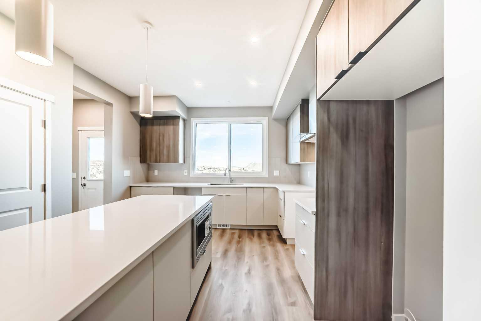 1054 Sawgrass Link NW