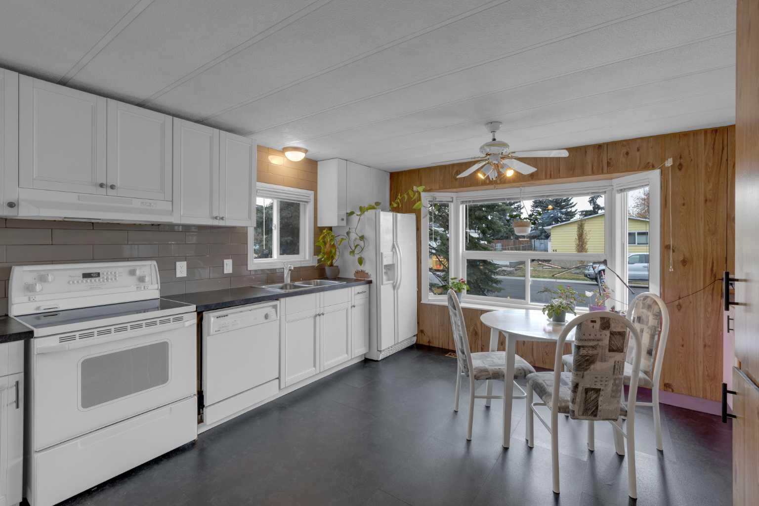 47 Huntstrom Drive NE