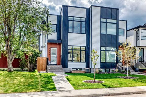 Photo of 3221 Kinsale Road SW, Calgary, AB T3E 4S1 (MLS # A2313406)