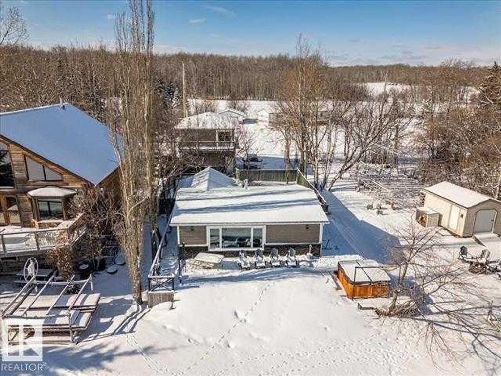 Photo of 17 Lakeshore Drive, Grandview, AB T0C 2V0 (MLS # A2293654)