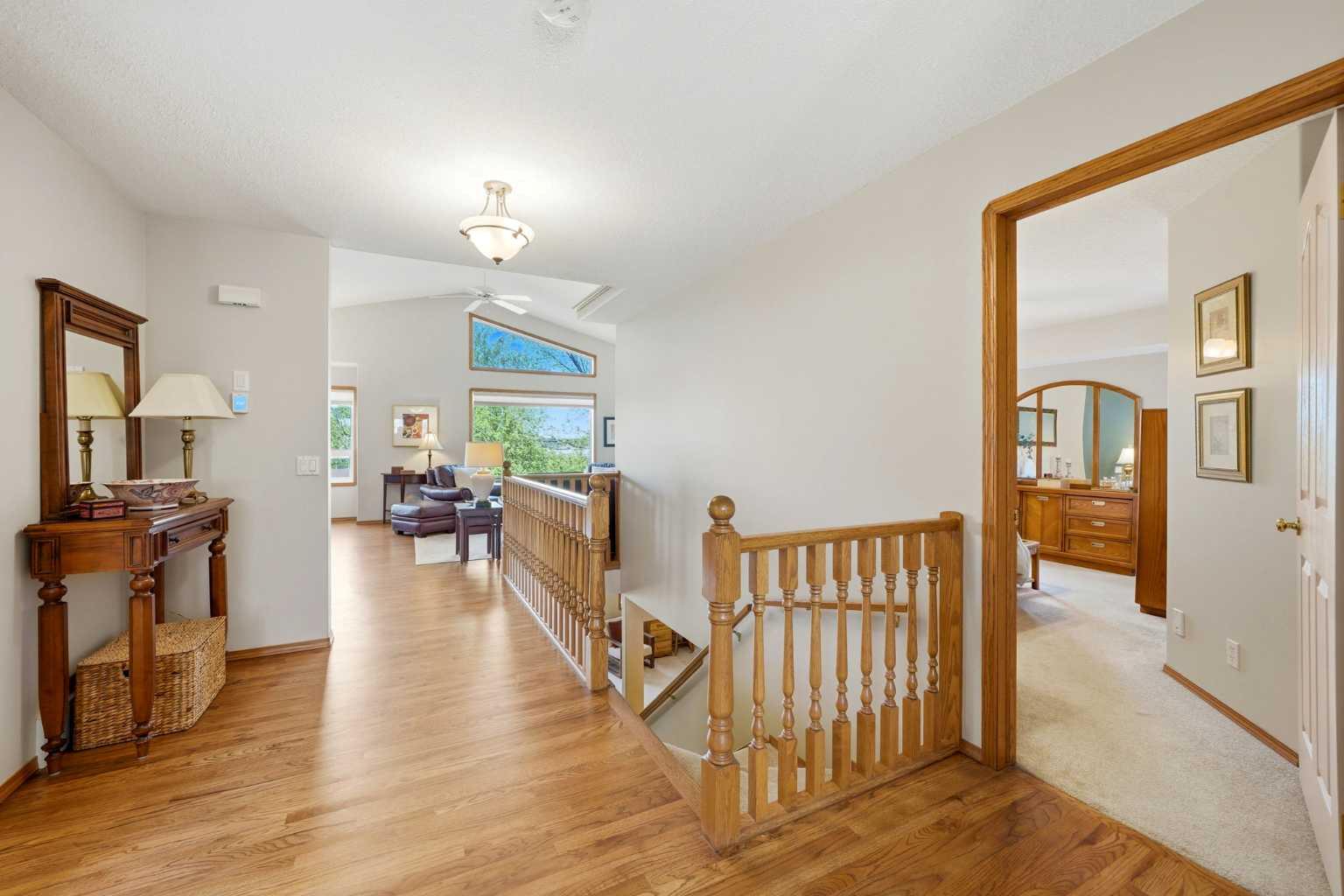 27 Strathmore Lakes Crescent