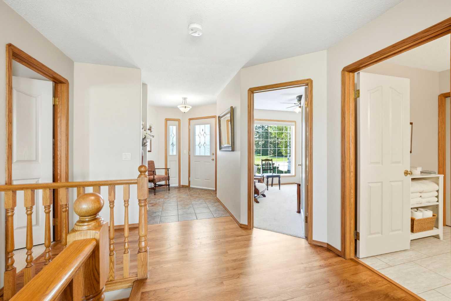 27 Strathmore Lakes Crescent