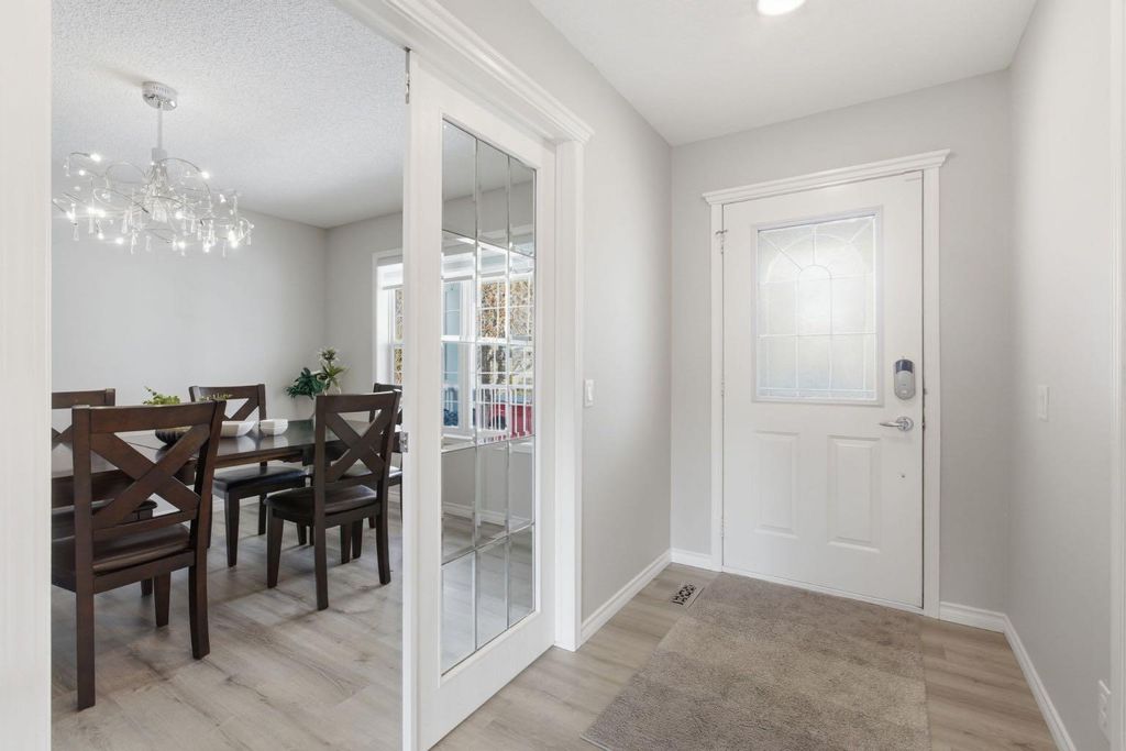 Photo of 124 Prestwick Estate Way SE, Calgary, AB T2Z 3M2 (MLS # A2293077)