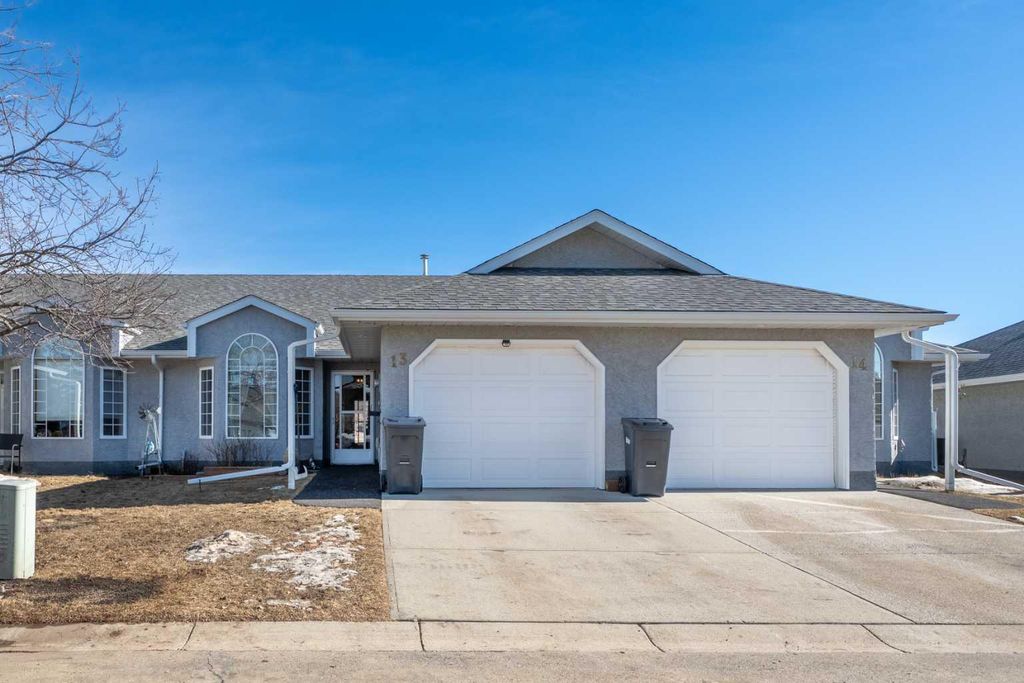 Photo of 13 Park Ln Place, Strathmore, AB T1P 1K7 (MLS # A2291676)