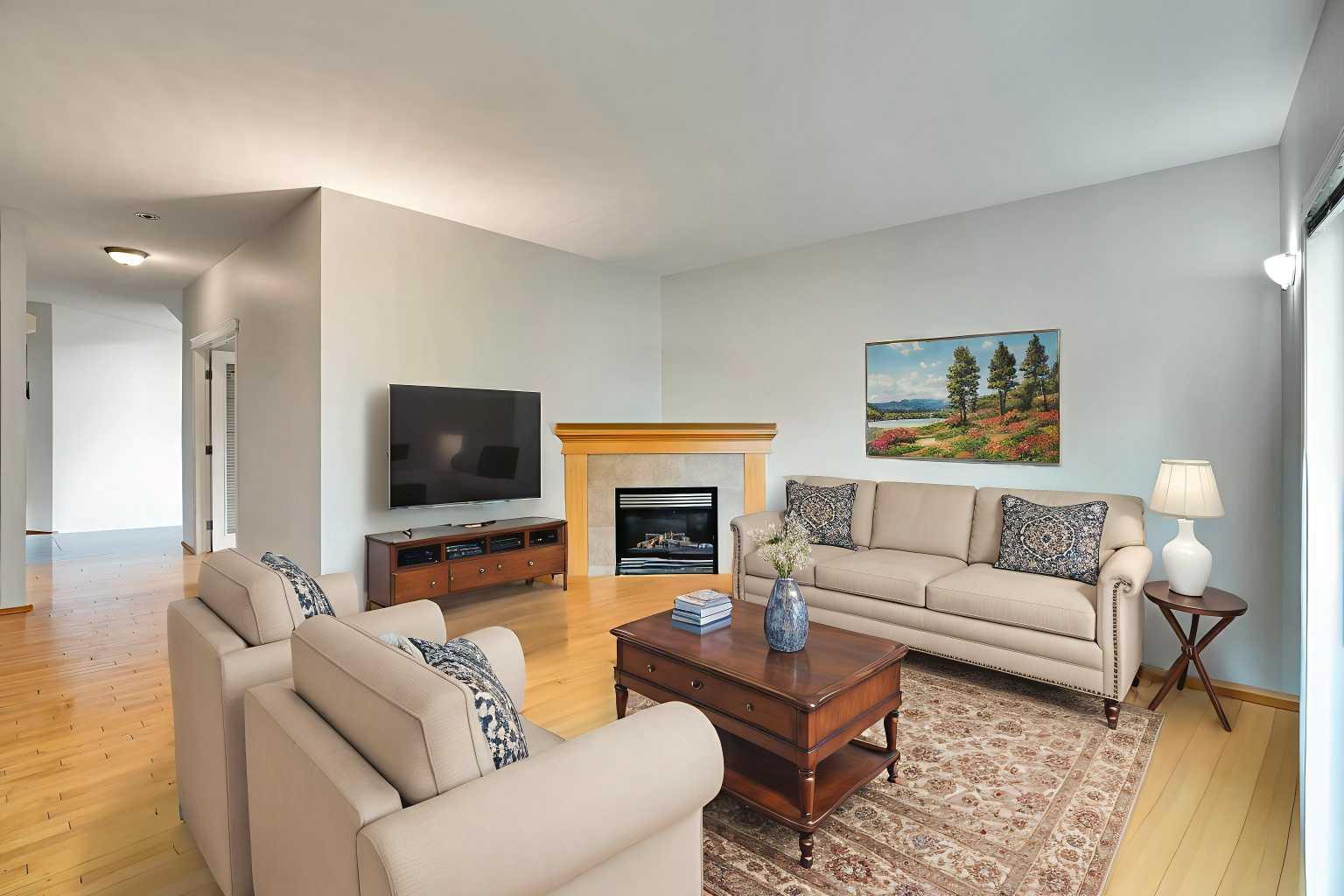 521 Rocky Ridge View NW