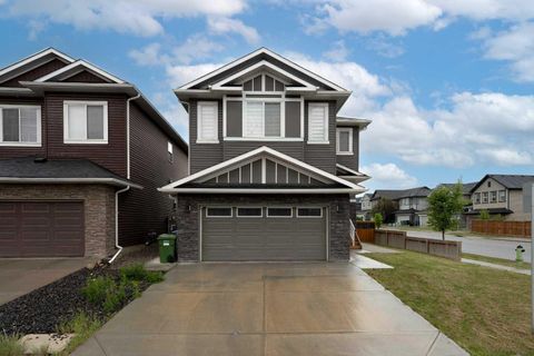 Photo of 7 Sherview Grove NW, Calgary, AB T3R 0Y4 (MLS # A2269764)