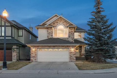 Photo of 2 Wentworth Crescent SW, Calgary, AB T3H 5V1 (MLS # A2288756)