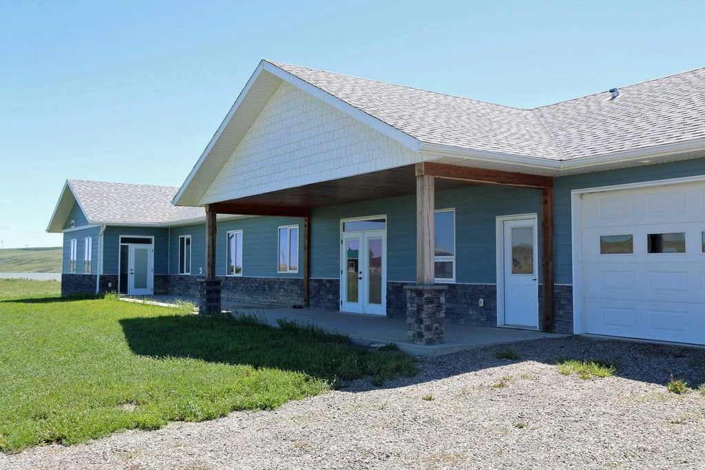 Photo of 7516 Range Road 30-2A, Rural Pincher Creek No. 9, M.D. of, AB T0K 0P0 (MLS # A2325205)
