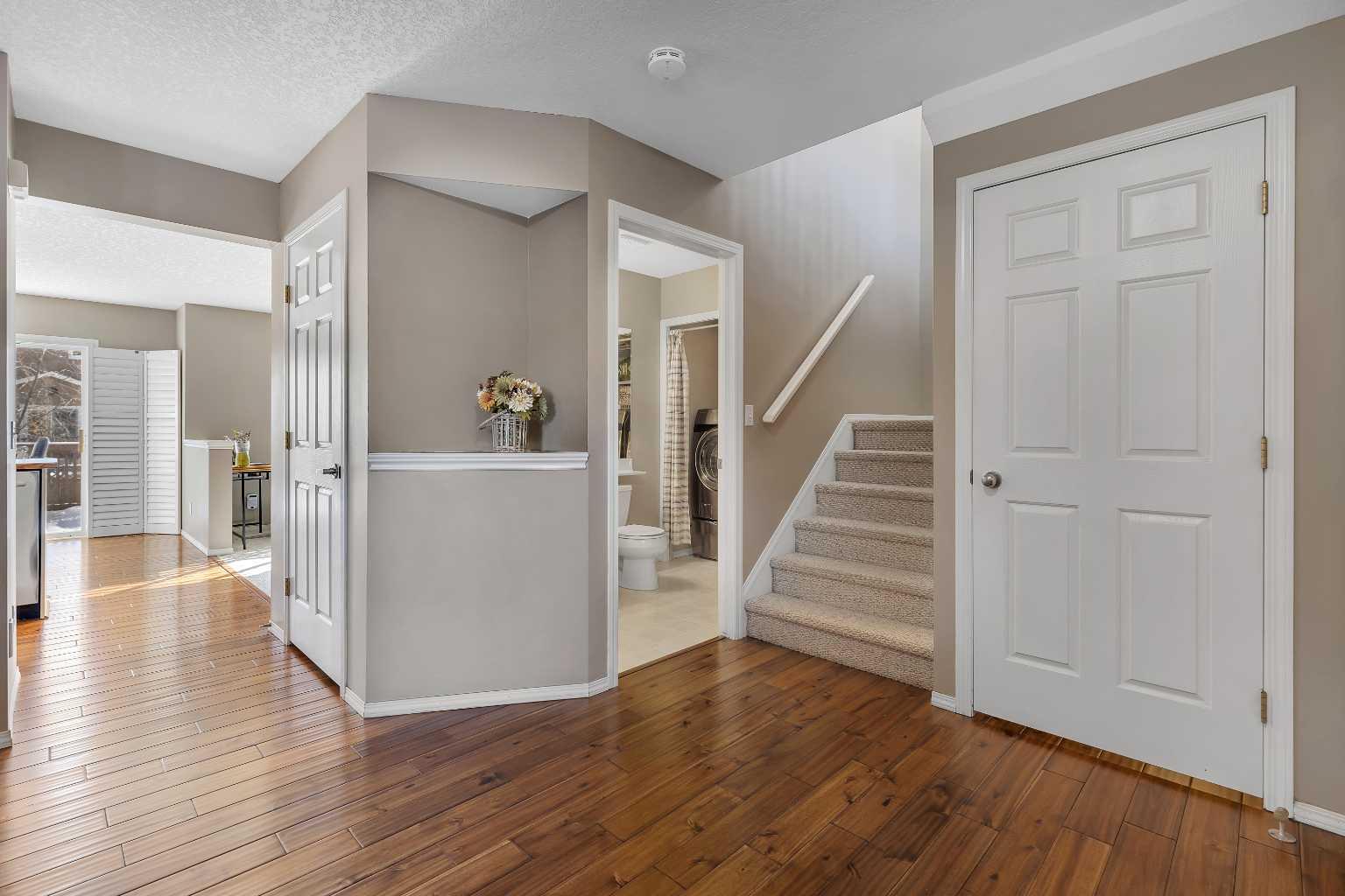 153 Harvest Grove Close NE