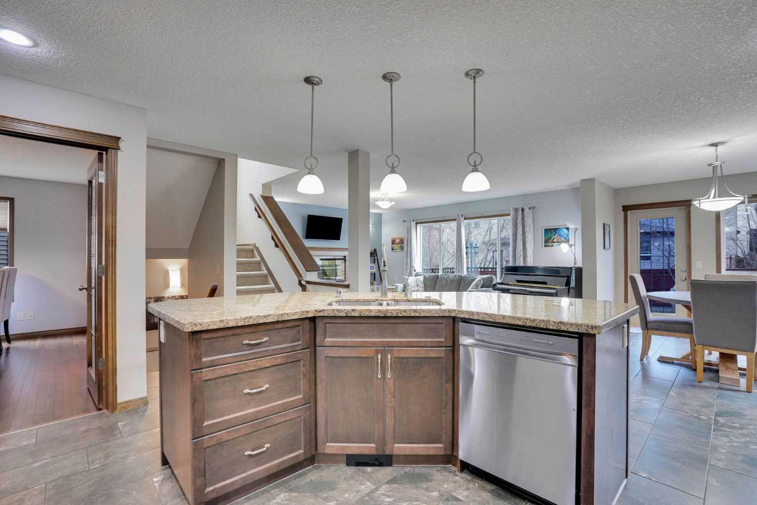 300 Coopers Hill SW