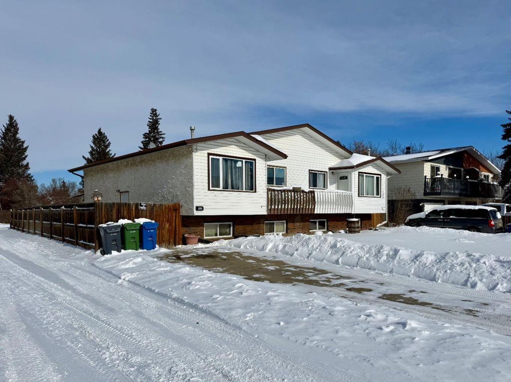 Photo of 122 Allan Street, Red Deer, AB T4R 1E7 (MLS # A2287729)