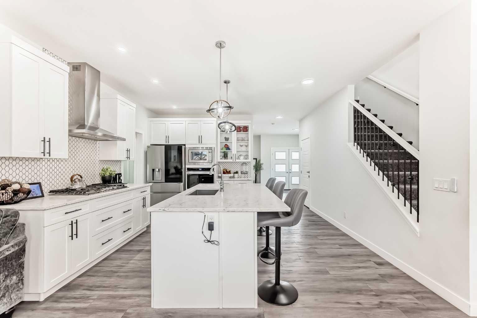 6 Corner Meadows Grove NE