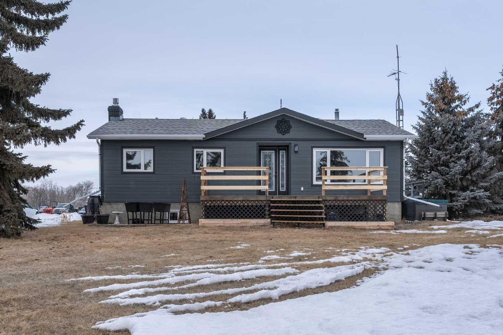 Photo of 19252 462 Township, Rural Camrose County, AB T4V 1X8 (MLS # A2287222)