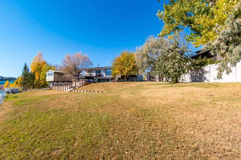 Photo of 1044 West Chestermere Drive Dr, Chestermere, AB T1X 1B7 (MLS # A2264095) Photo of 1044 West Chestermere Drive Dr, Chestermere, AB T1X 1B7 (MLS # A2264095)
