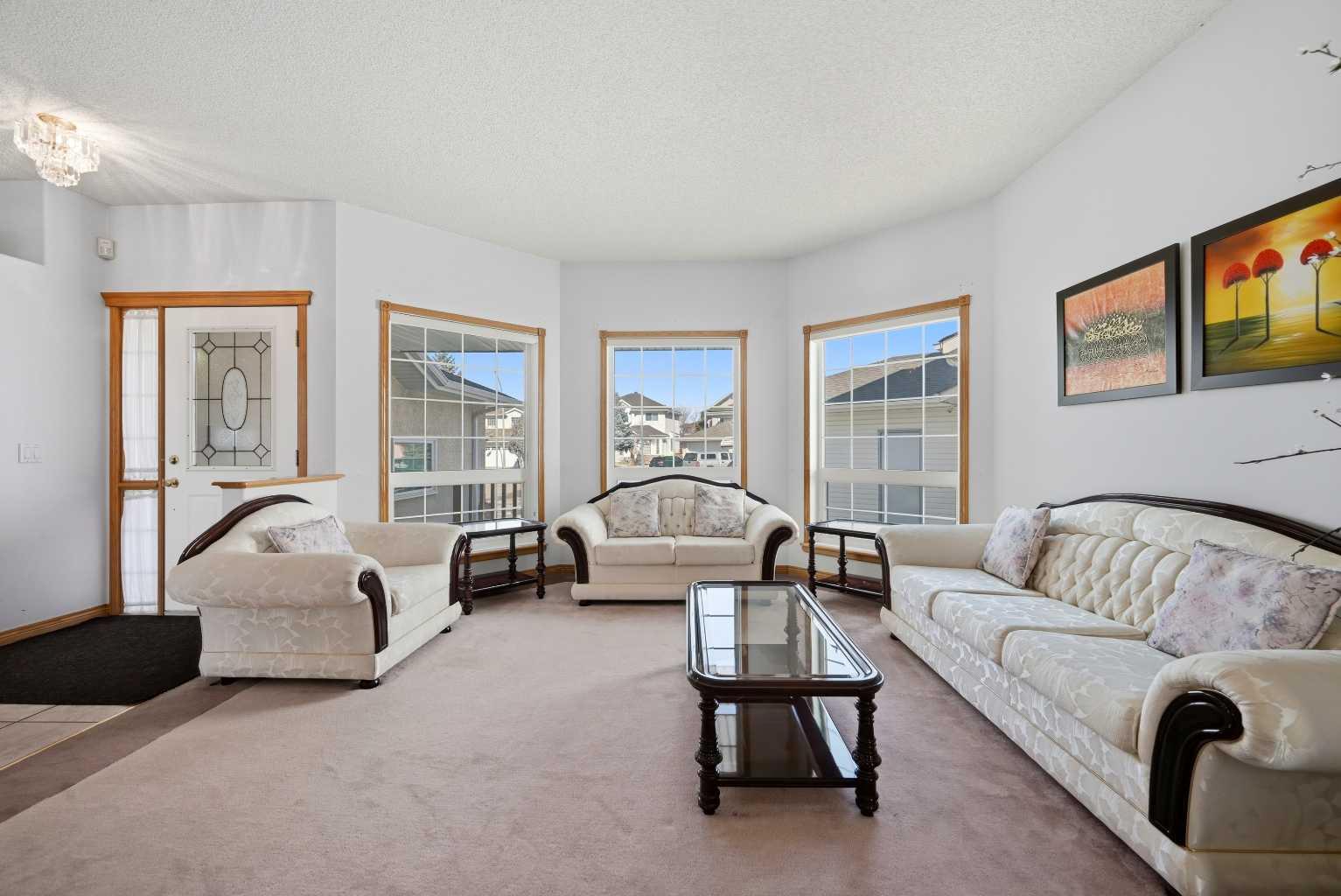 141 Coral Springs Place NE