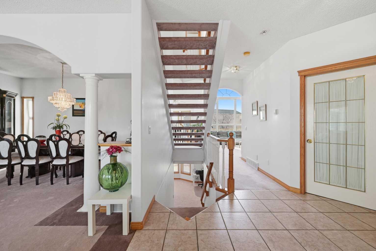 141 Coral Springs Place NE