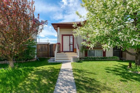 Photo of 234 Martinvalley Mews NE, Calgary, AB T3J 4W3 (MLS # A2313604)
