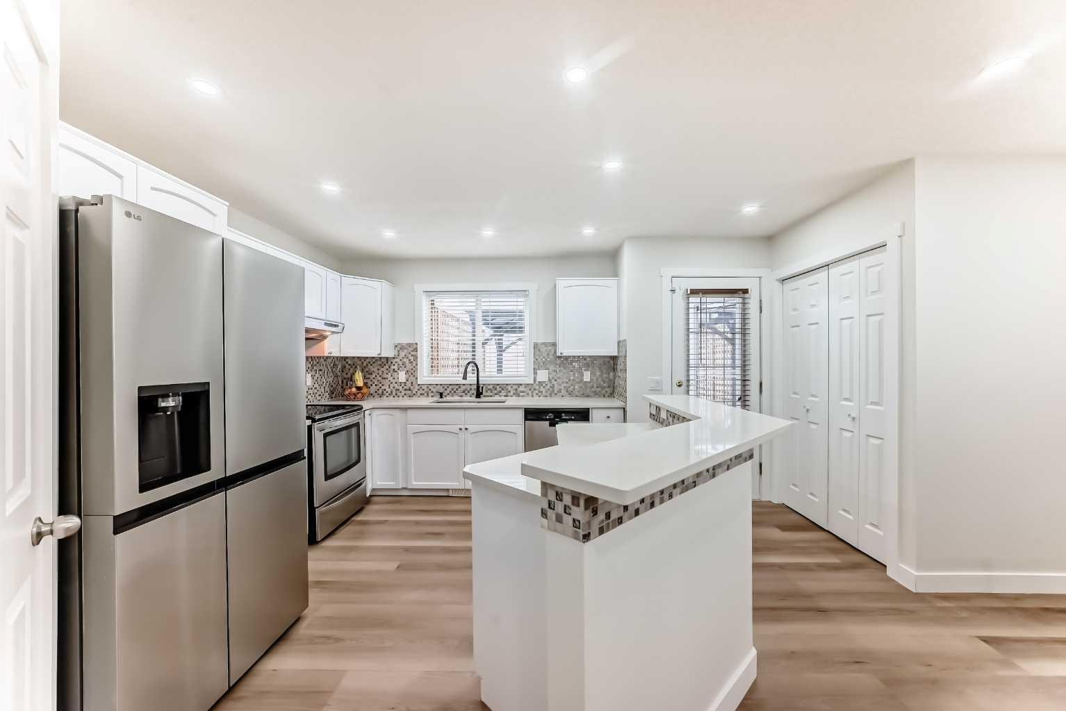 170 Country Hills Heights