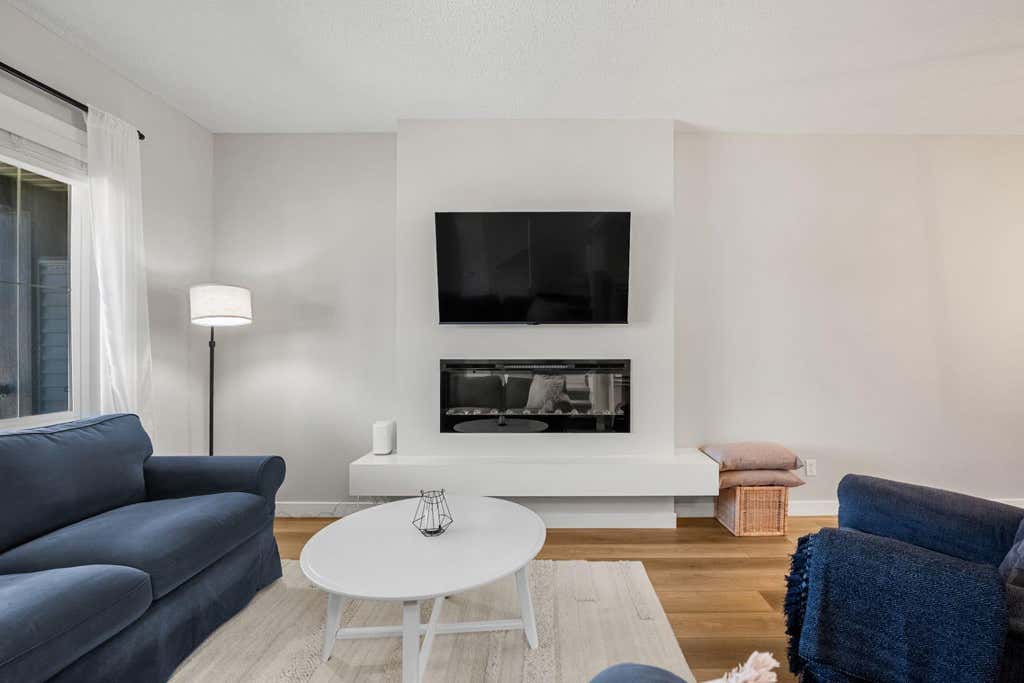 Photo of 102 Midgrove Greenway SW, Airdrie, AB T4B 5K7 (MLS # A2335008)