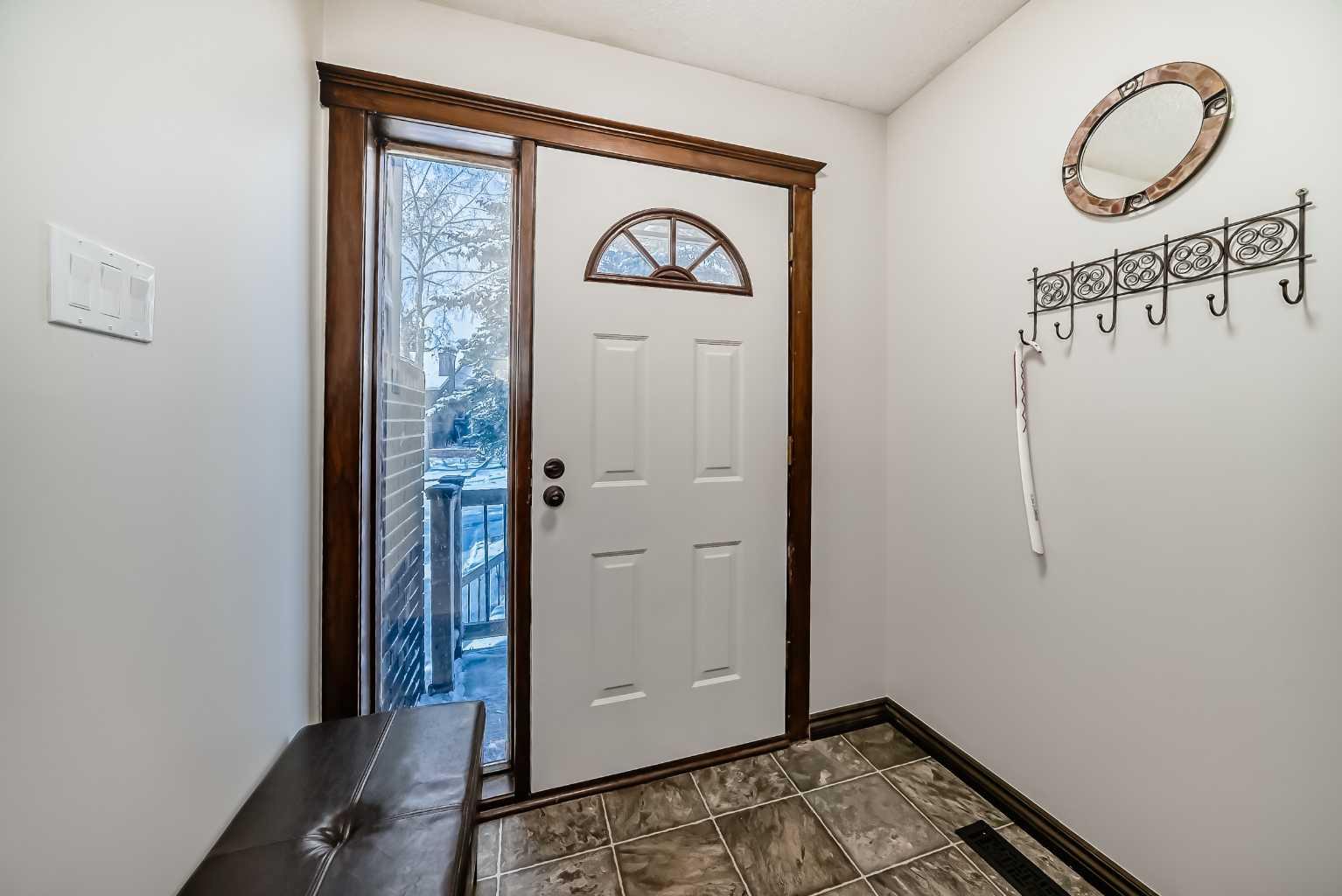 227 Coachwood Crescent SW