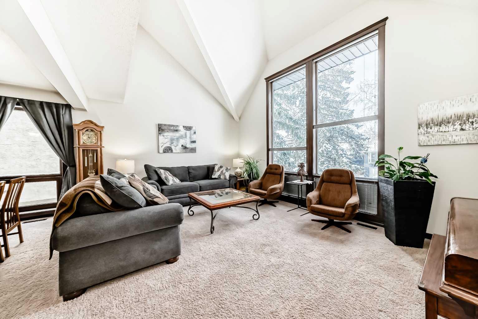 227 Coachwood Crescent SW