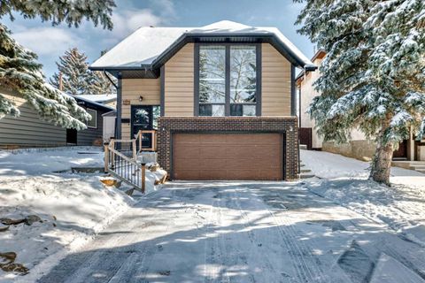 227 Coachwood Crescent SW Calgary AB T3H 1E7
