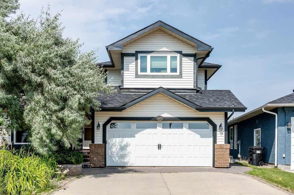 Photo of 337 Sandringham Court NW, Calgary, AB T3K 3V6 (MLS # A2339540)