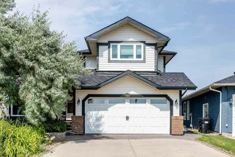 Photo of 337 Sandringham Court NW, Calgary, AB T3K 3V6 (MLS # A2339540)
