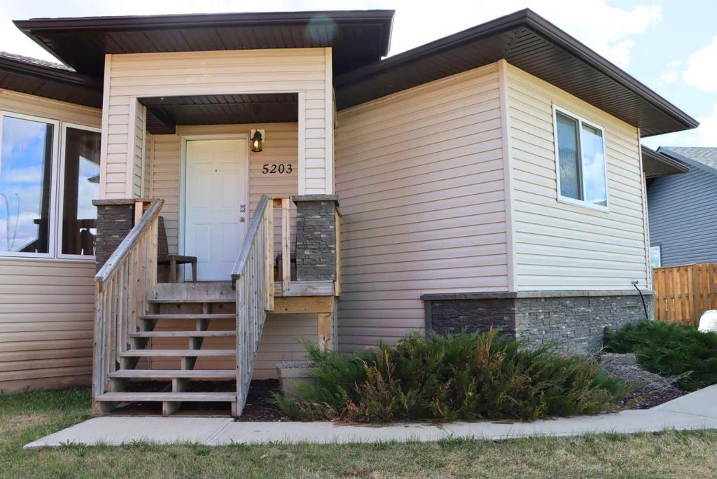 Photo of 5203 52B Avenue, Valleyview, AB T0H 3N0 (MLS # A2309543)