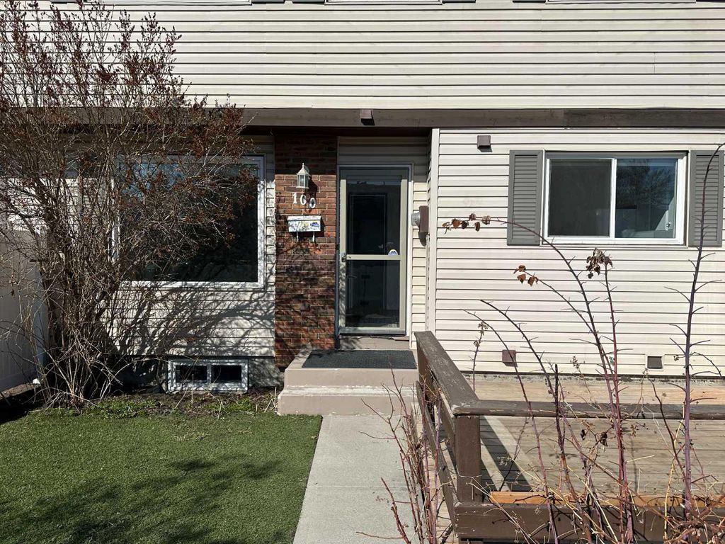Photo of 740 Bracewood Drive SW #100, Calgary, AB T2W 3N3 (MLS # A2305600)