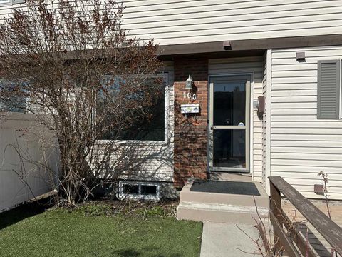 Photo of 740 Bracewood Drive SW #100, Calgary, AB T2W 3N3 (MLS # A2305600)