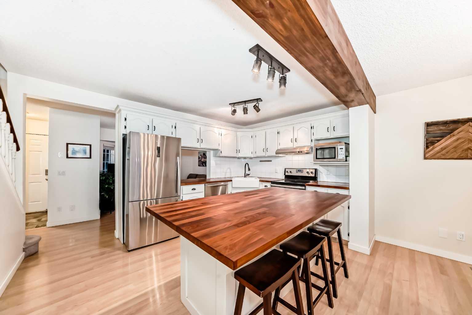 1050 Cougar Creek Drive 3