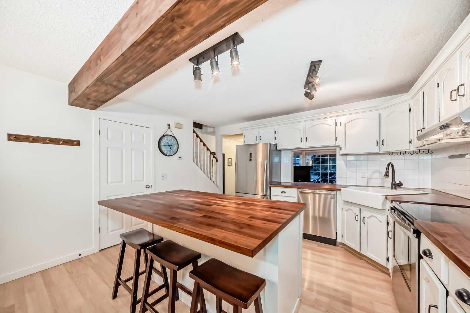 1050 Cougar Creek Drive 3