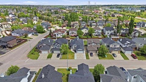 Photo of 209 Oakmere Close, Chestermere, AB T1X 1L1 (MLS # A2350027)