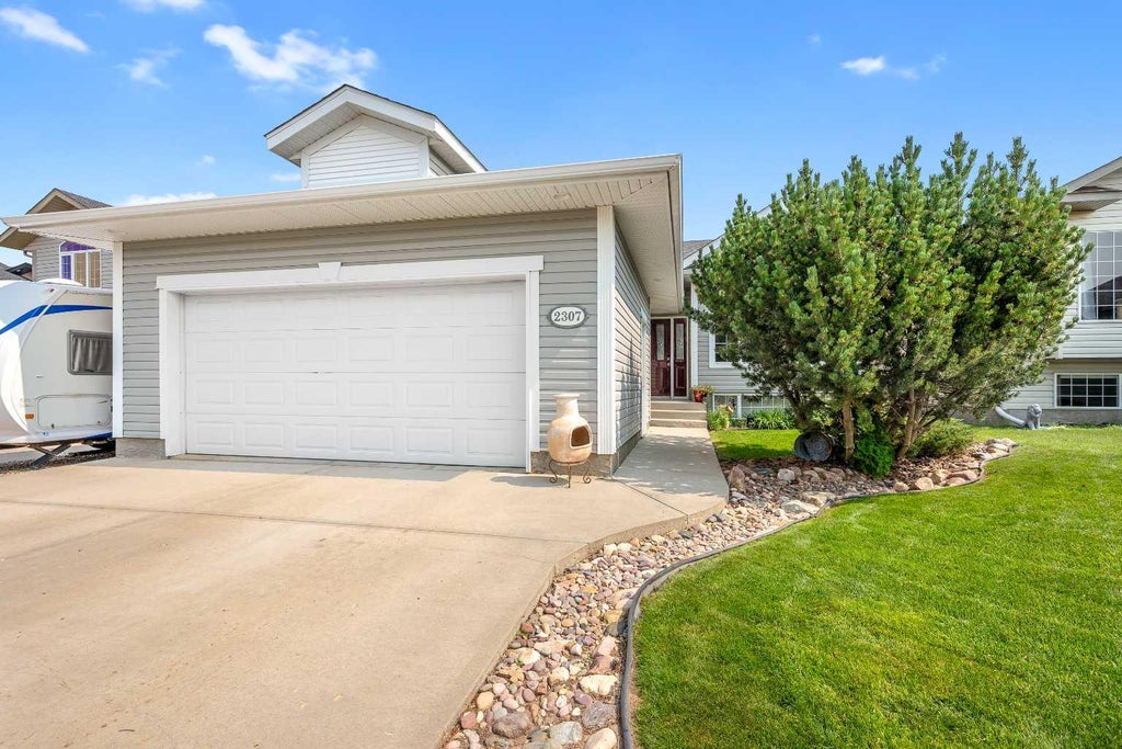 Photo of 2307 61A Avenue, Lloydminster, AB T9V 3J8 (MLS # A2340957)