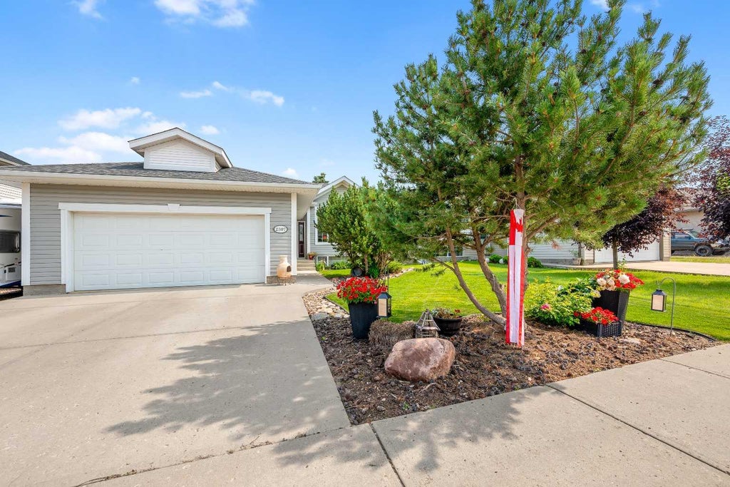 Photo of 2307 61A Avenue, Lloydminster, AB T9V 3J8 (MLS # A2340957)