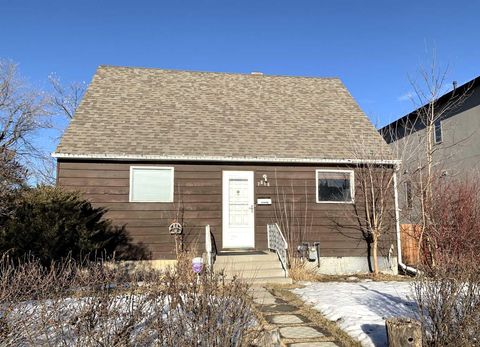 7616 34 Avenue NW Calgary AB T3B 1N6