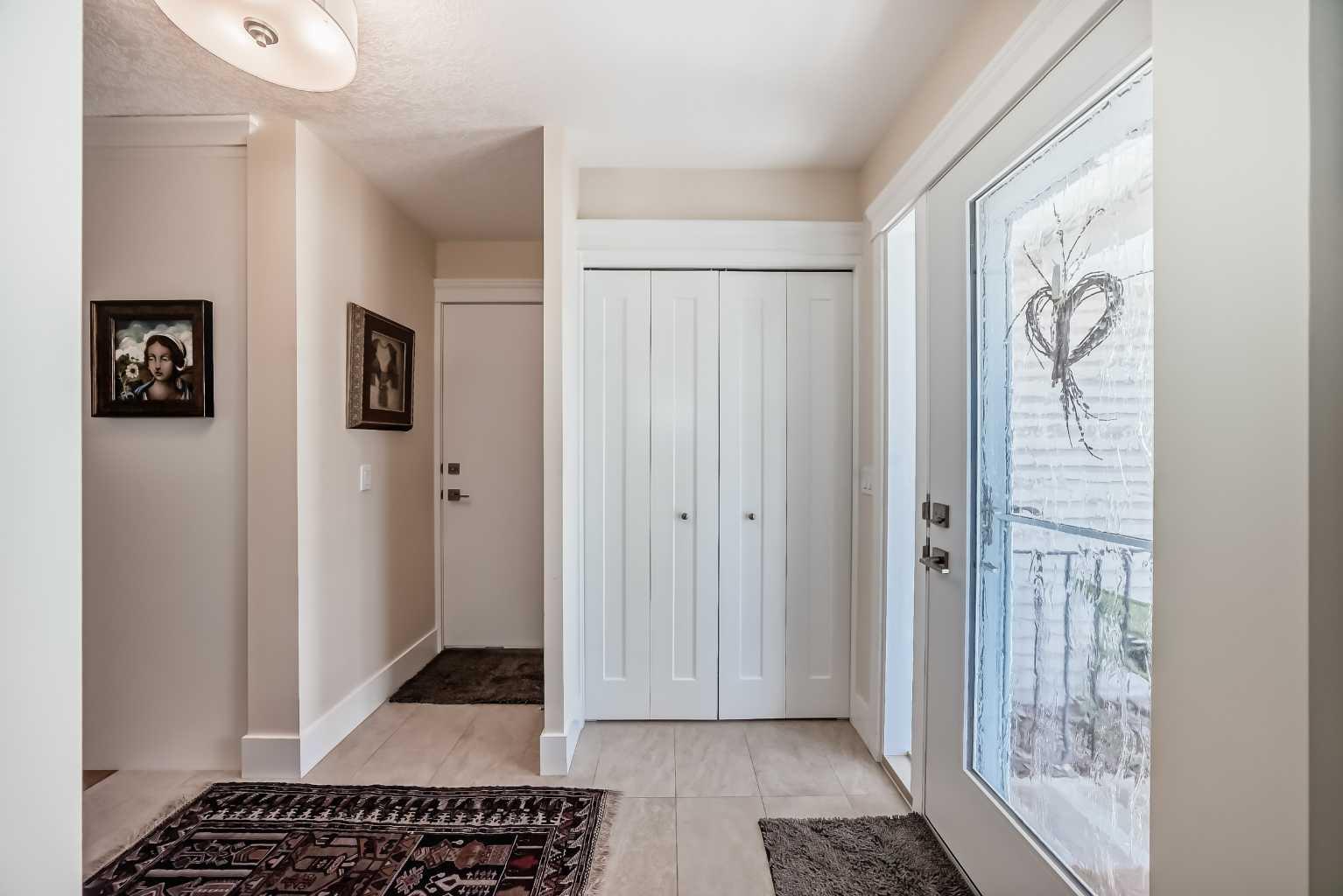 16 Vandoos Gardens NW