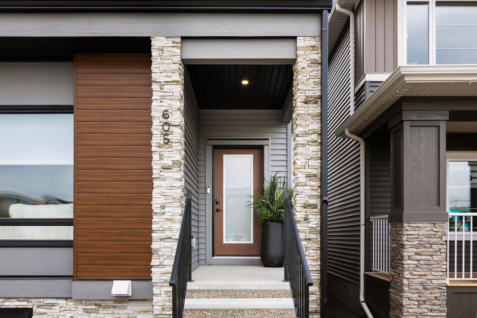 605 Lambeau Link SE