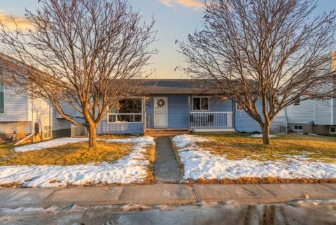 5 Greenview Way Strathmore AB T1P 1L2