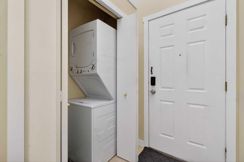 Photo of 252 Erin Woods Drive SE, Calgary, AB T2B 3B9 (MLS # A2301111)