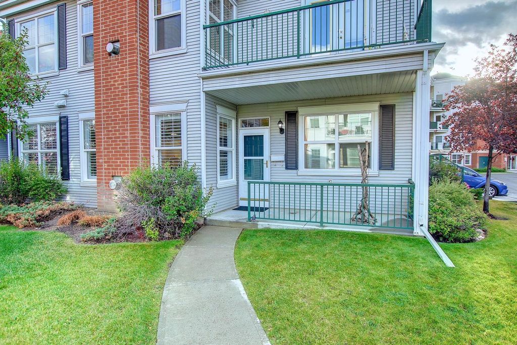 Photo of 92 Prestwick Gardens SE, Calgary, AB T2Z 3V4 (MLS # A2286162)